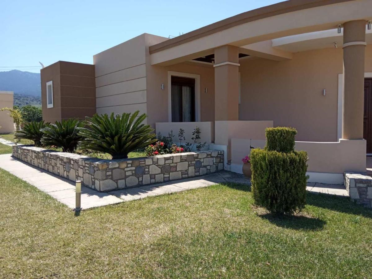 Kos Villa - Family Comfort With Large Garden, Jacuzzi 外观 照片