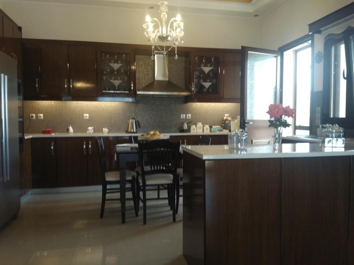 Kos Villa - Family Comfort With Large Garden, Jacuzzi 外观 照片