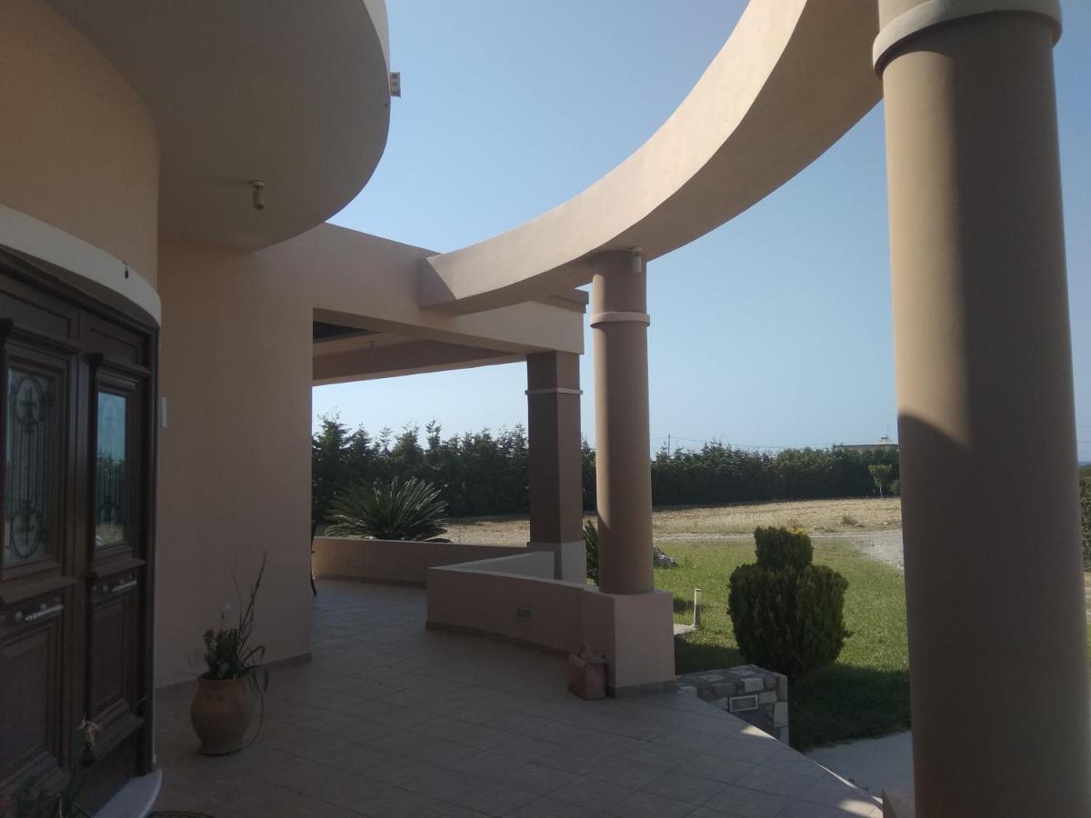 Kos Villa - Family Comfort With Large Garden, Jacuzzi 外观 照片