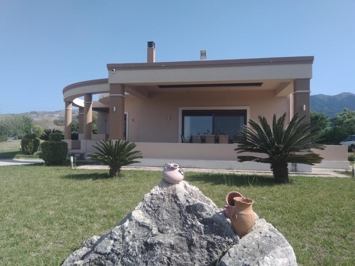 Kos Villa - Family Comfort With Large Garden, Jacuzzi 外观 照片