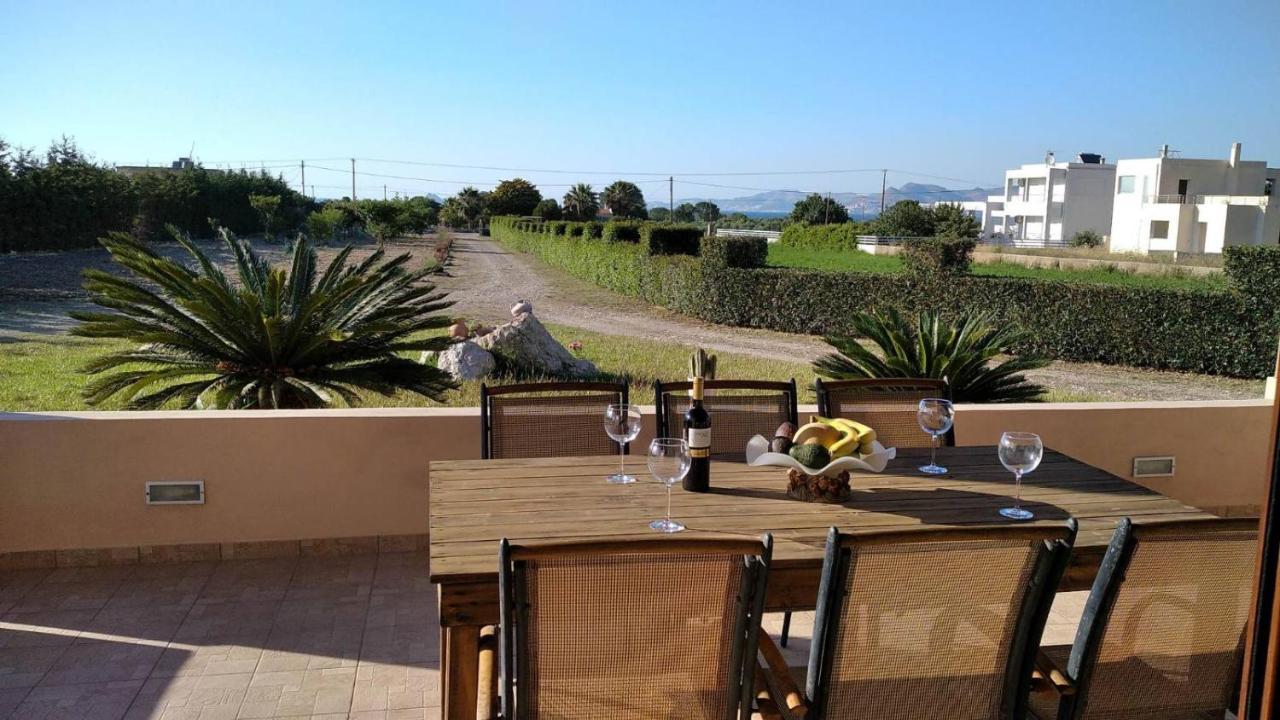 Kos Villa - Family Comfort With Large Garden, Jacuzzi 外观 照片